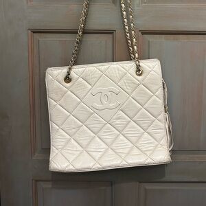 Vintage Chanel Cream Quilted Shoulder Bag